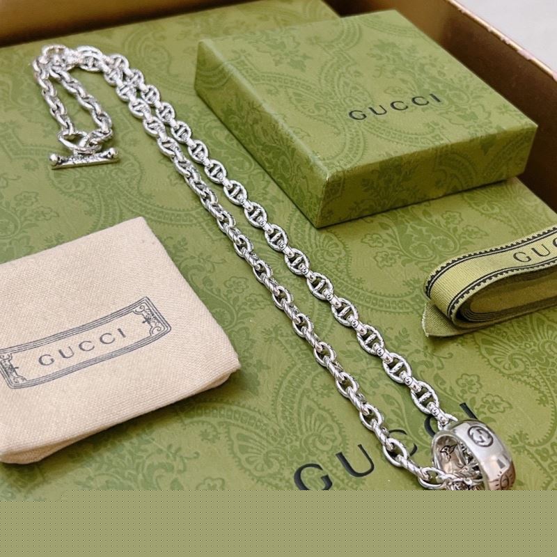 G*u*i necklaces